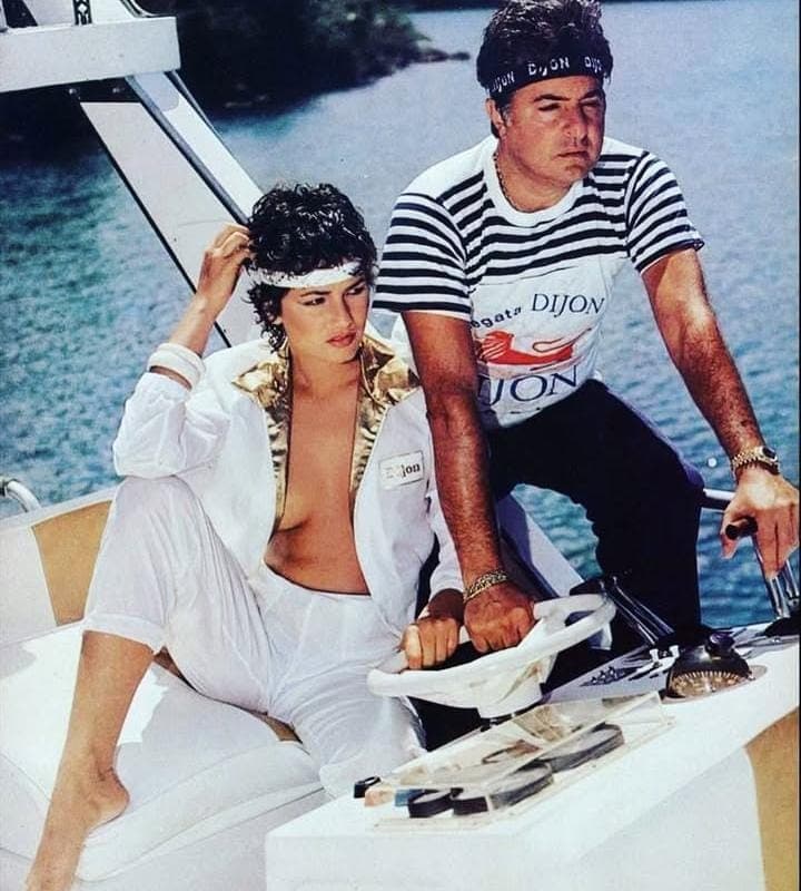 Campanha histórica de moda náutica Dijon fotografada em uma lancha